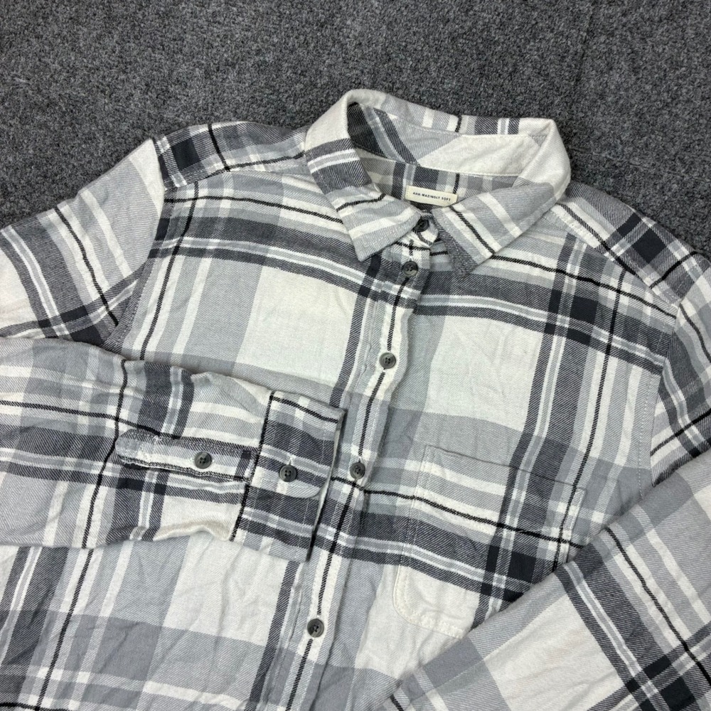 American Eagle Grey White Plaid Flannel Shirt Boyfriend Fit Womens Size Medium